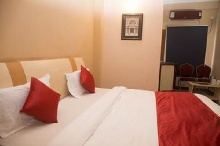 Room 11 of 21