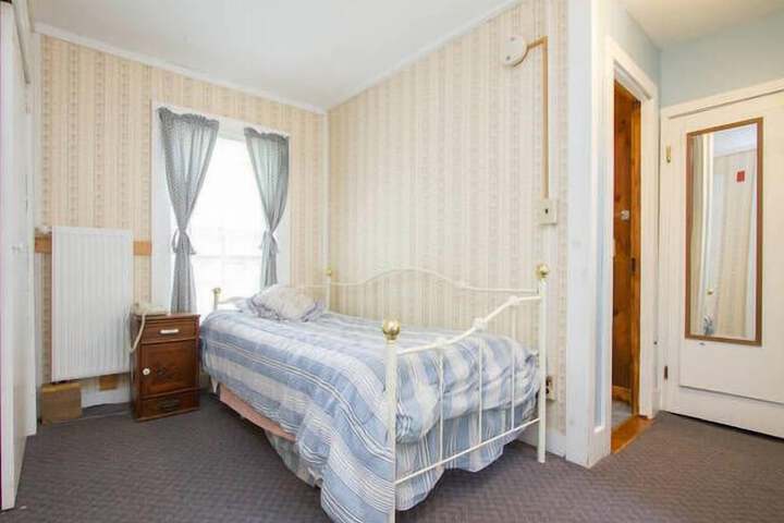 Room 92 of 165