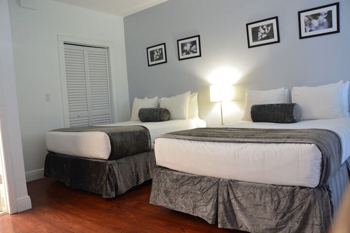 Room 12 of 120