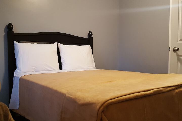 Room 7 of 28