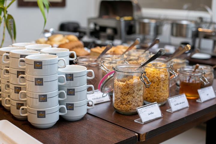 Breakfast/Coffee Service 116 of 139
