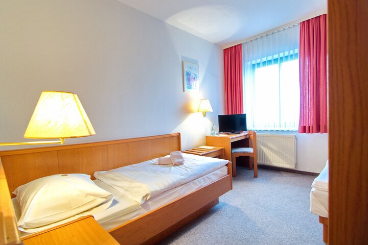 Room 9 of 29