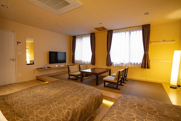 Room 8 of 74