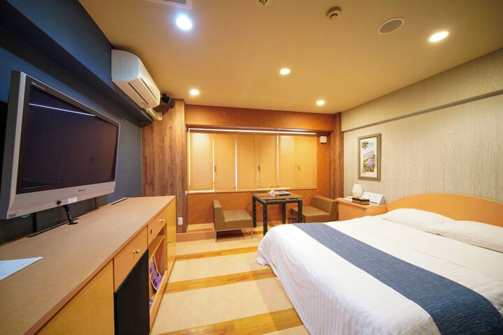 Room 15 of 46