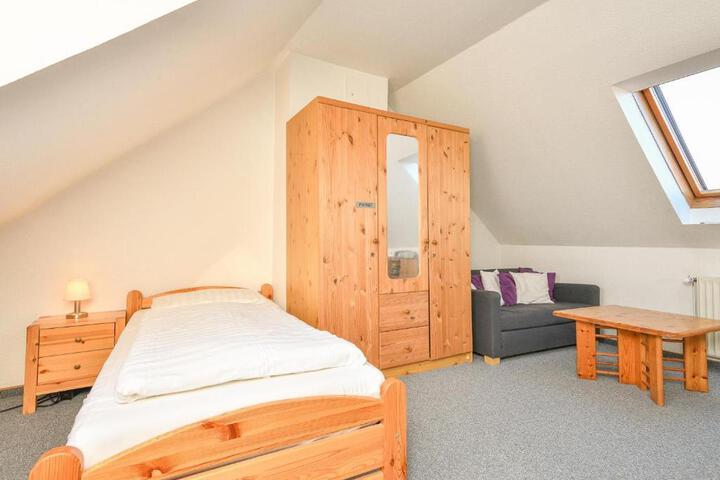 Room 2 of 15