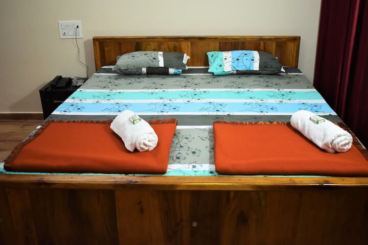 Room 6 of 50