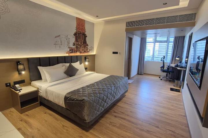Room 11 of 27