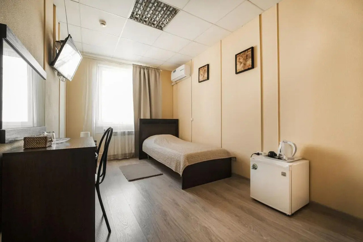 Room 8 of 25
