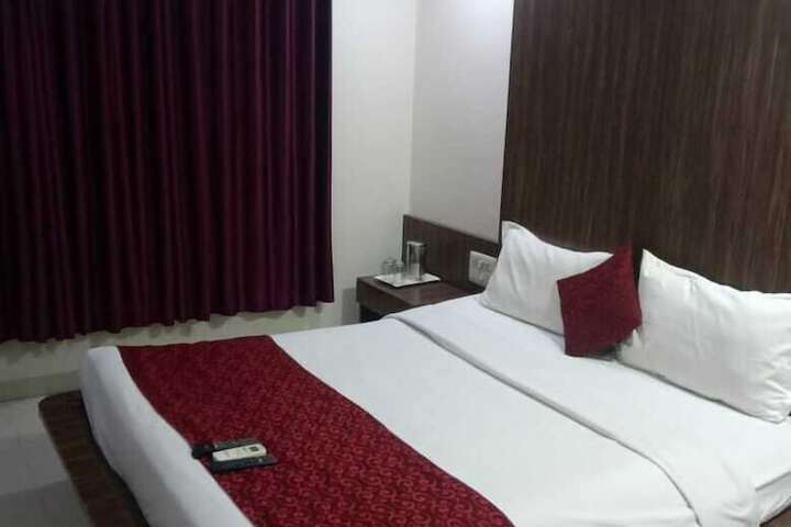 Room 11 of 18