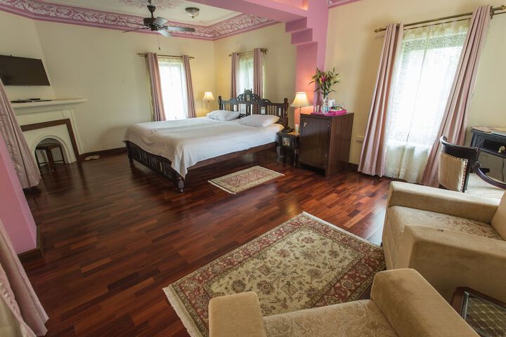 Room 3 of 92