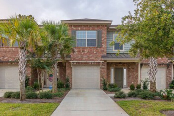 Photo of 1304 Reserve Court by Hodnett Cooper