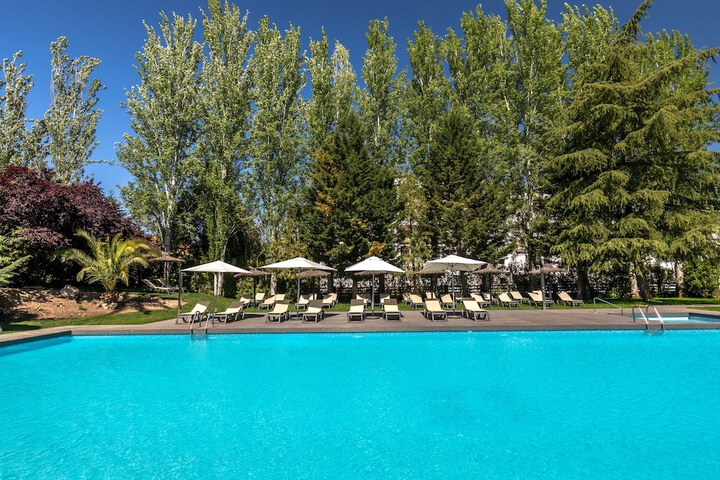 Pool 43 of 74