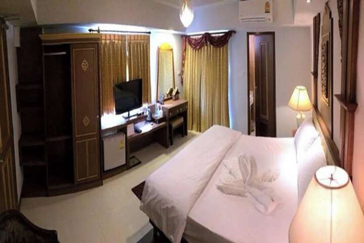 Room 20 of 77