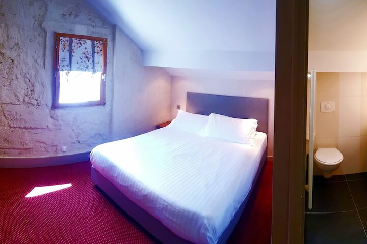 Room 17 of 56