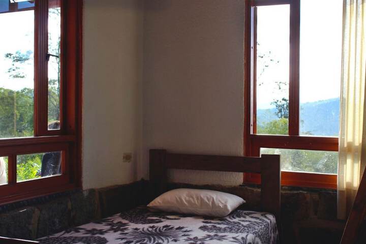 Room 7 of 11