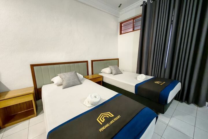 Room 3 of 9