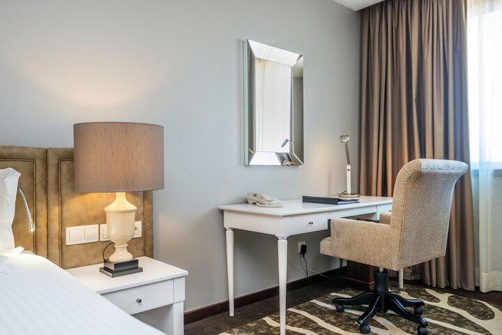 Room 5 of 120