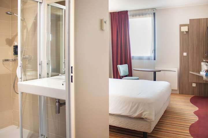 Room 42 of 88