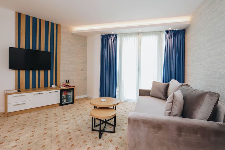 Room 30 of 94