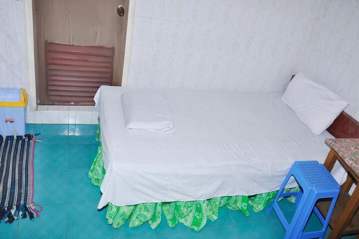 Room 17 of 51