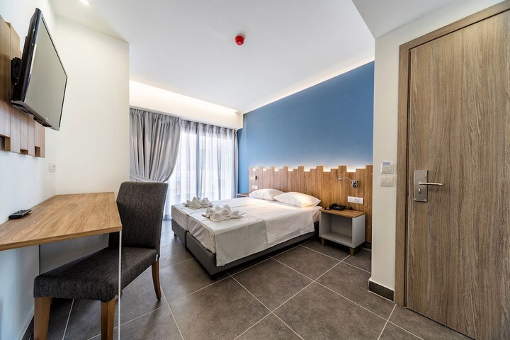 Room 12 of 93