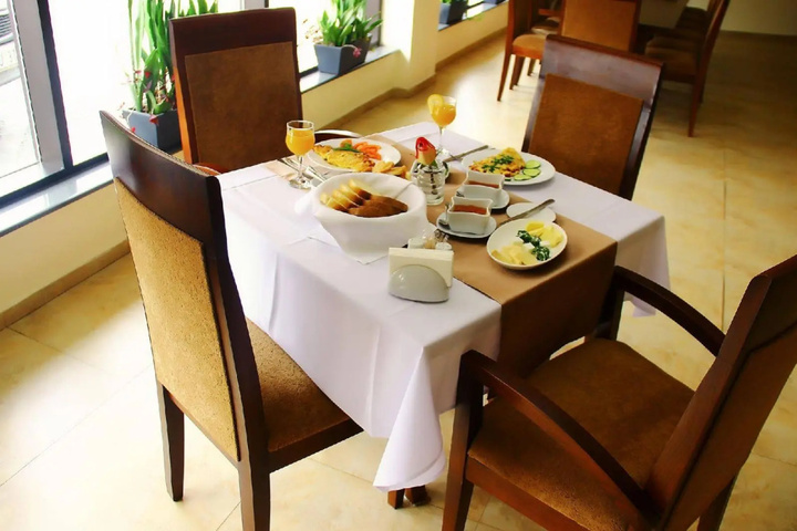 Dining 15 of 15