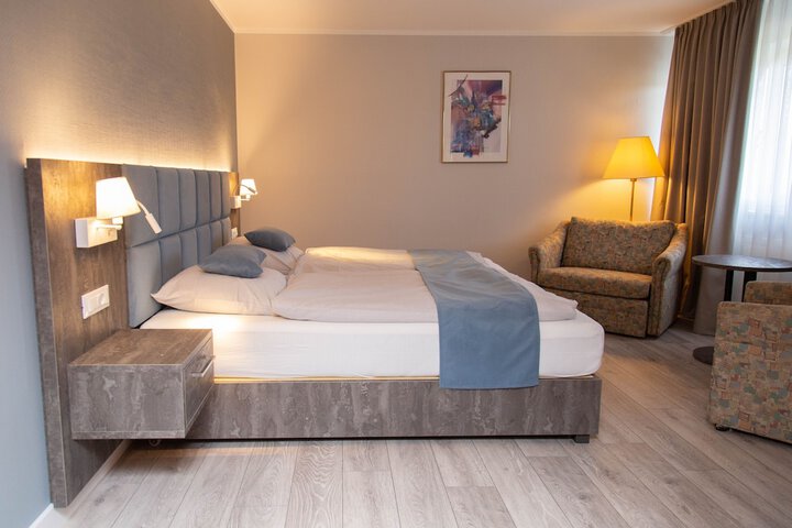 Room 7 of 30