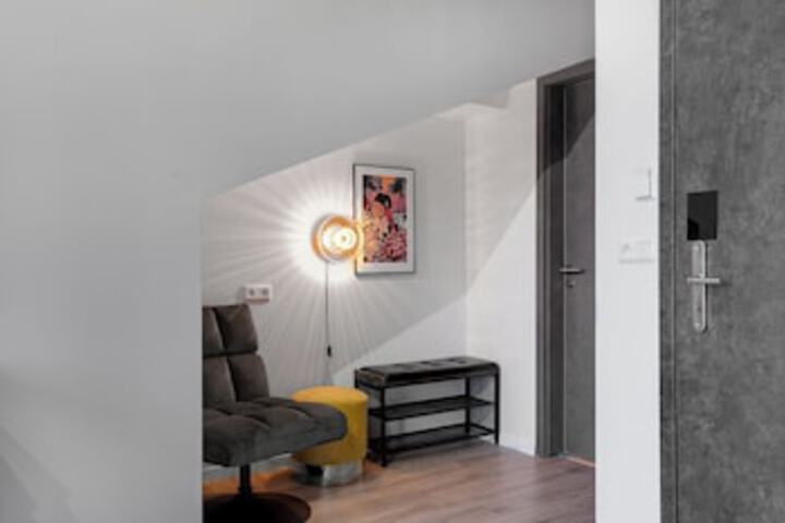 Room 148 of 219