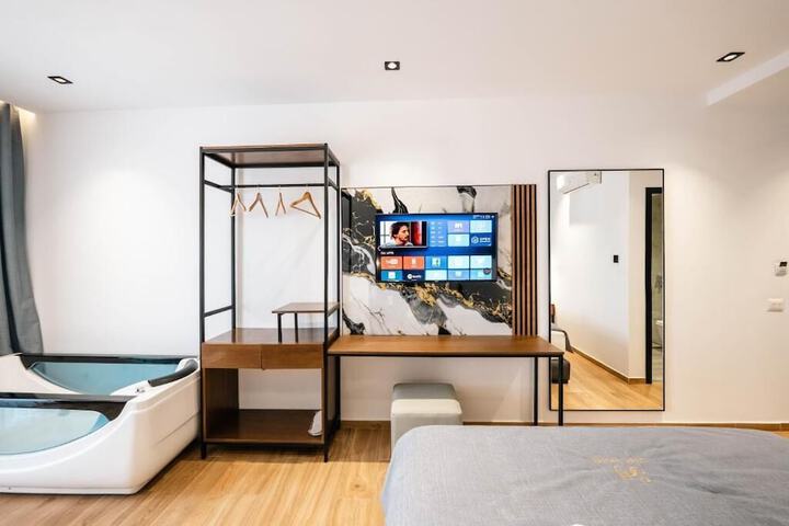 Room 53 of 140