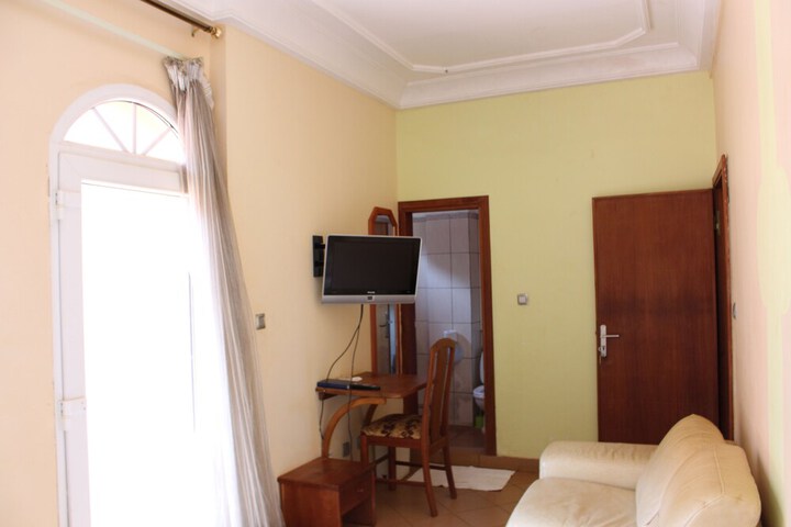 Room 11 of 42