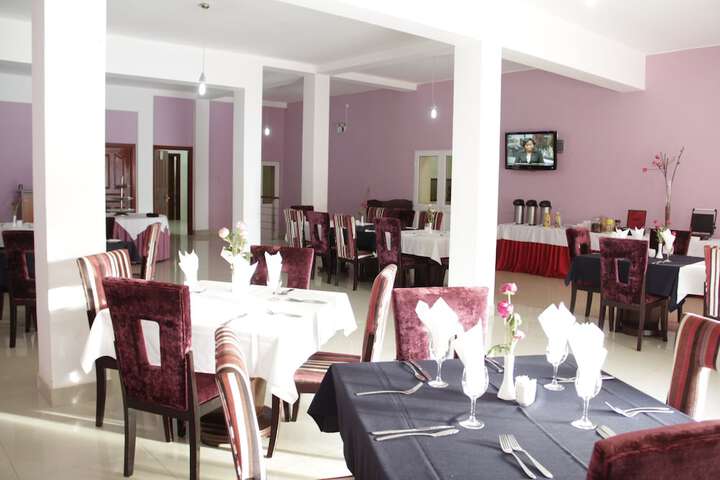 Dining 15 of 20