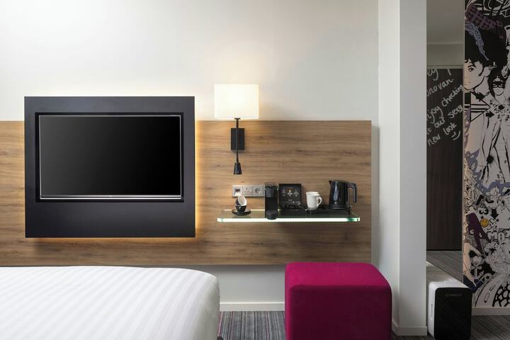 Room 53 of 117