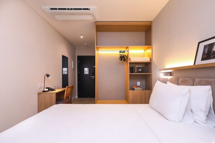Room 12 of 38