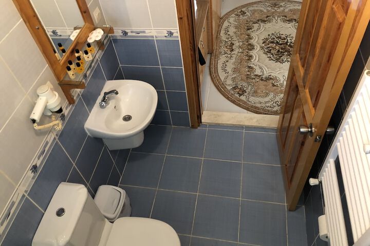 Room 28 of 52