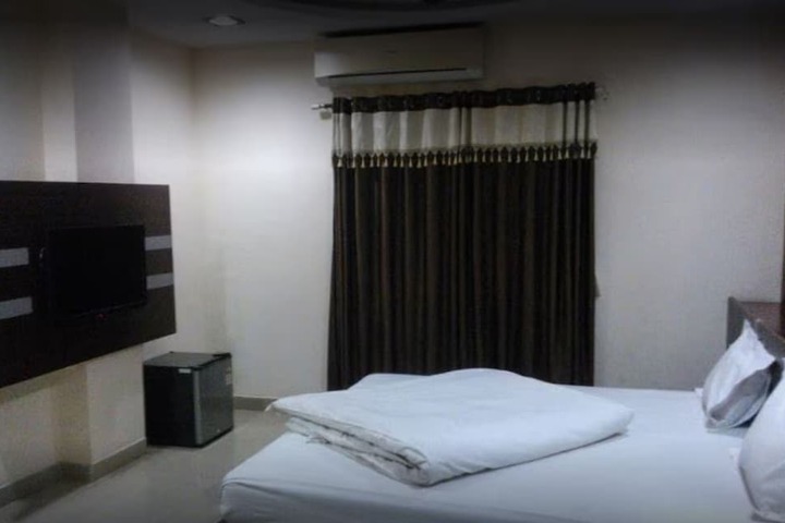 Room 4 of 17