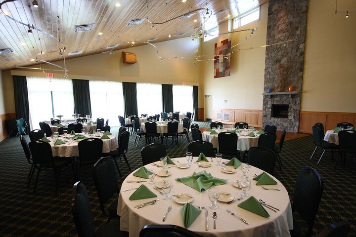 Ballroom/Hall 118 of 191