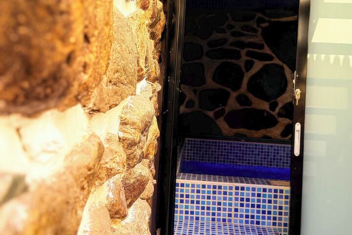 Pool 56 of 100