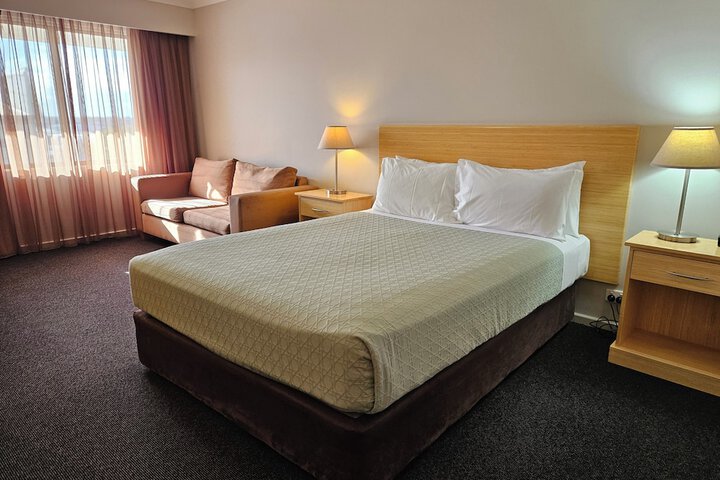 Room 34 of 114