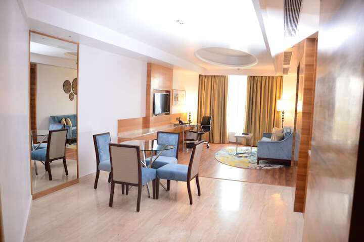 Room 9 of 39