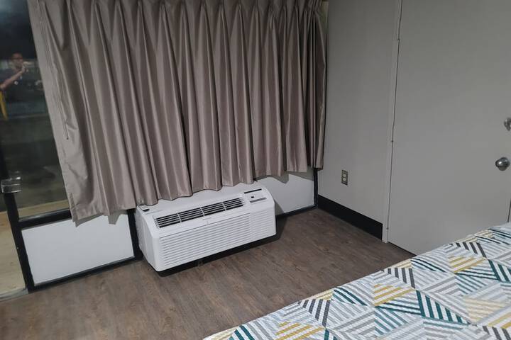 2 Queen Beds Kitchen (2 of 6)