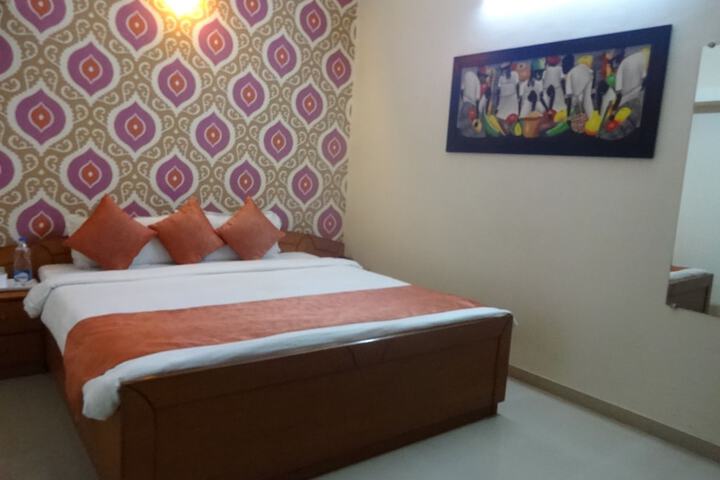 Room 12 of 51