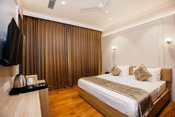 Room 12 of 40