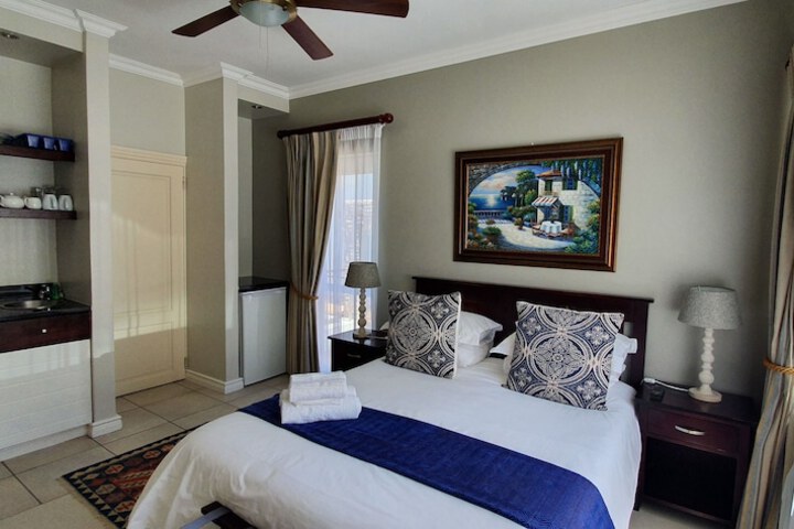 Room 3 of 49
