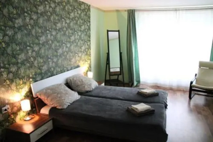 Room 6 of 17