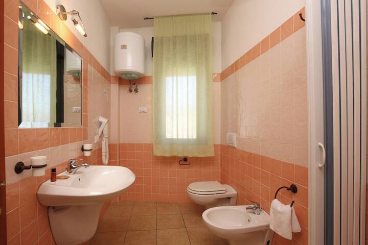 Room 34 of 51