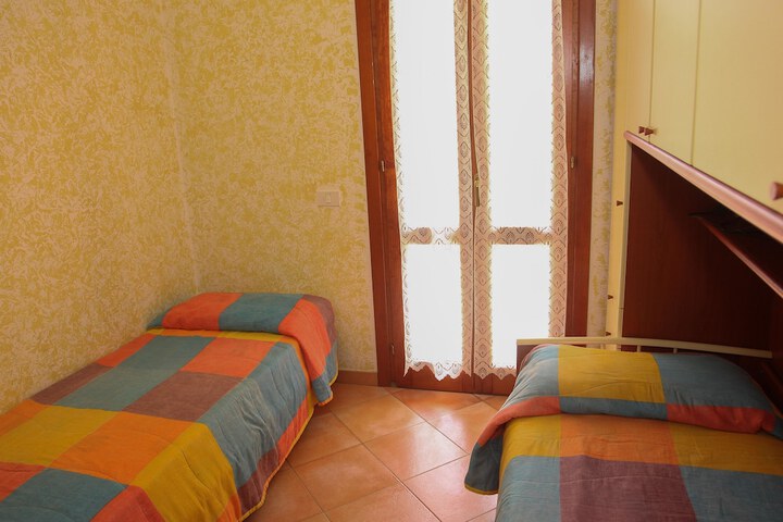 Room 9 of 66