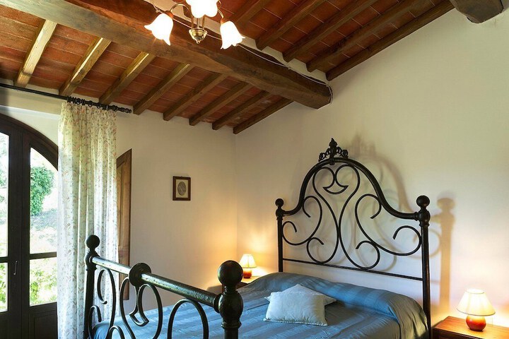 Room 2 of 22