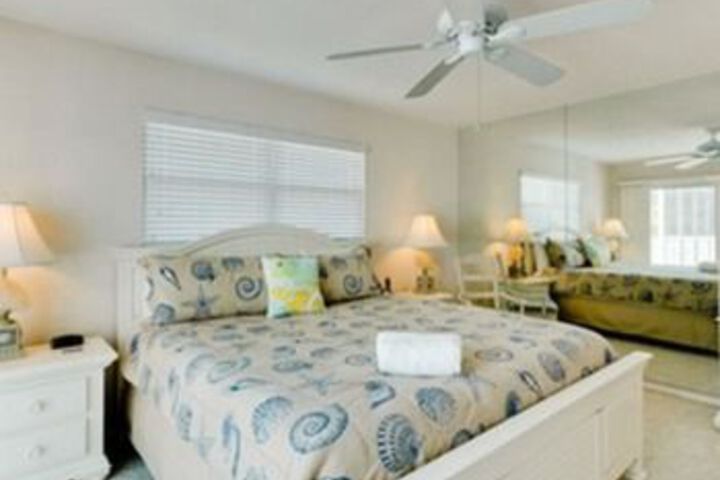 Room 9 of 25
