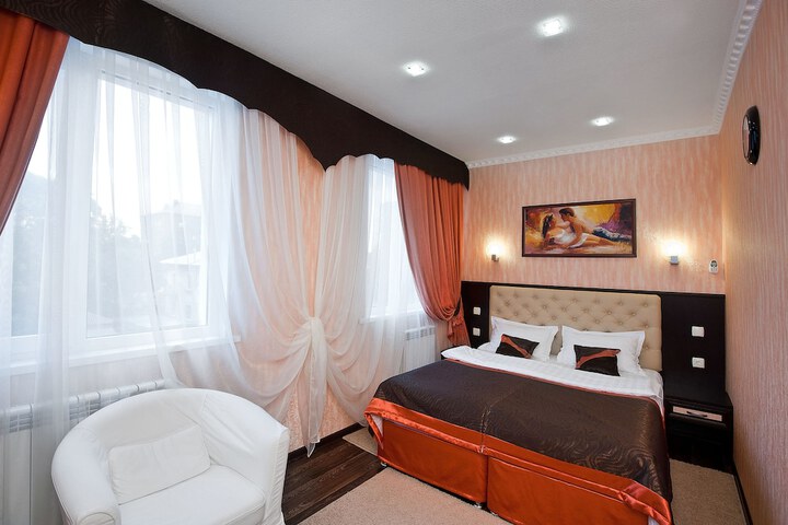 Room 5 of 43