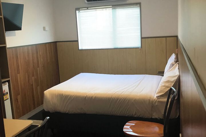 Room 6 of 22